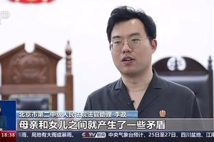 前三节低迷！拉塞尔18投7中17分 追分时刻两记三分乏善可陈